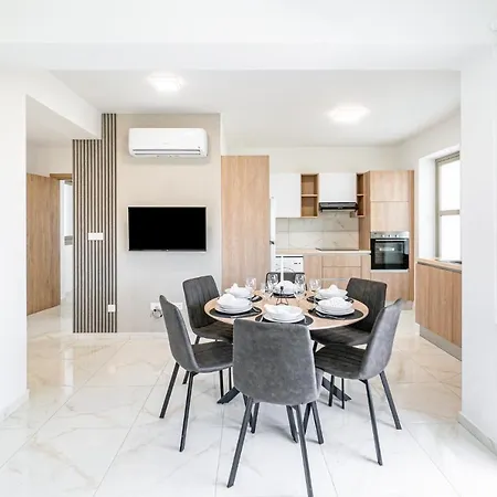 Adolina Two Bedroom 201 By Ezoria Διαμέρισμα Πάφος