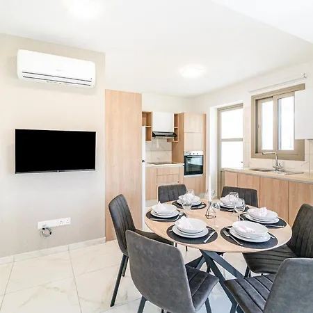 Lejlighed Adolina Two Bedroom 201 By Ezoria Paphos