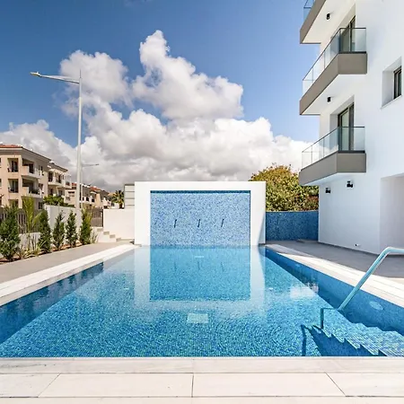 Lejlighed Adolina Two Bedroom 201 By Ezoria *